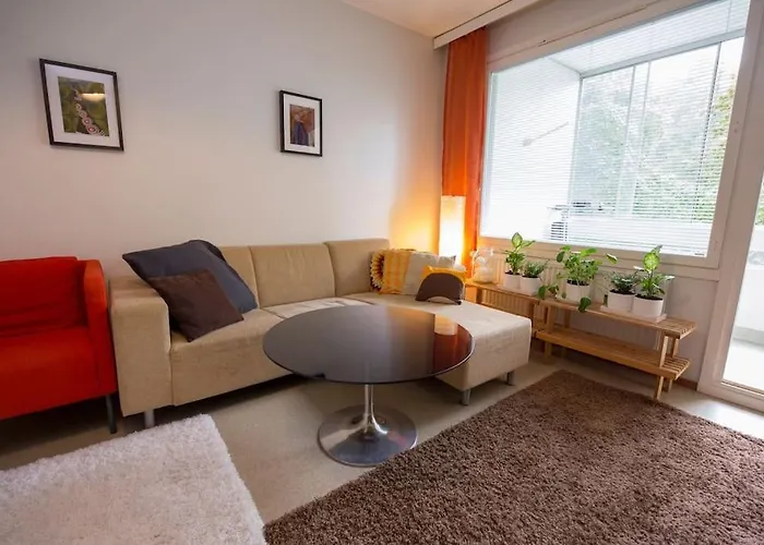 Tyylikkaeaesti Retroa Ja Modernia Tampere Hervanta Atomikatu 5