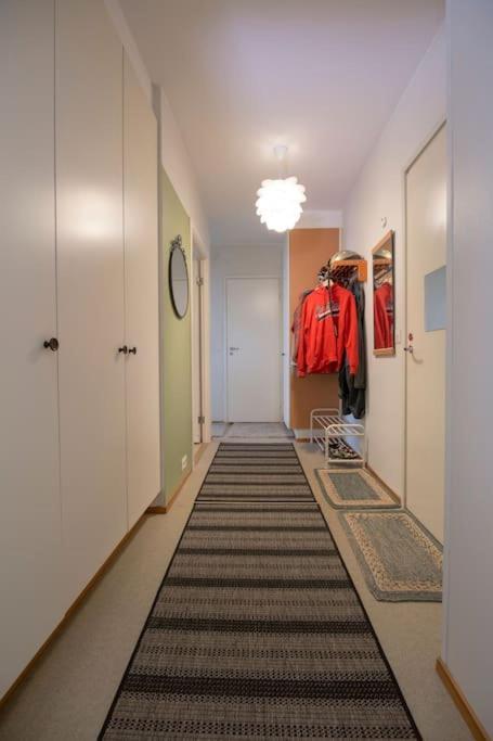 Tyylikkaeaesti Retroa Ja Modernia Hervanta Atomikatu 5 Apartment *