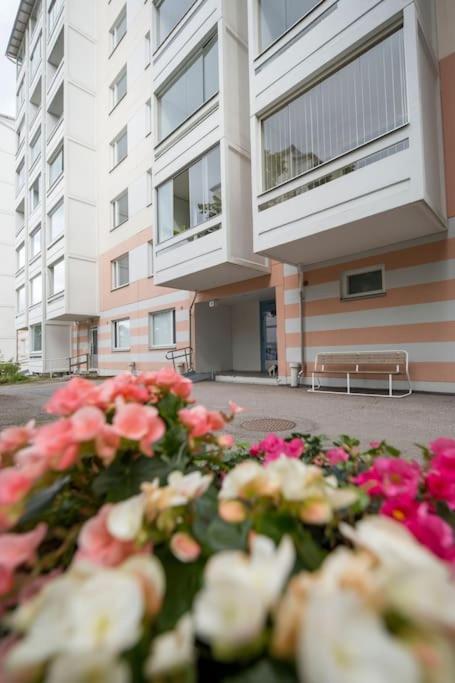 Tyylikkaeaesti Retroa Ja Modernia Hervanta Atomikatu 5