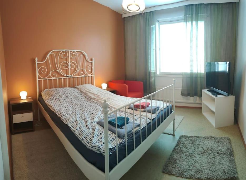Apartment Tyylikkaeaesti Retroa Ja Modernia Hervanta Atomikatu 5 *
